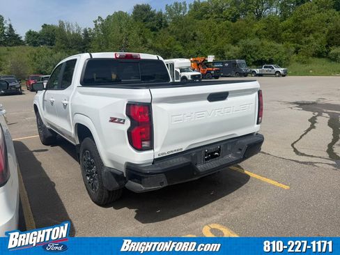 Used 2023 Chevrolet Colorado Z71 w/ Z71 Convenience Package 2 AWD/4WD image 5