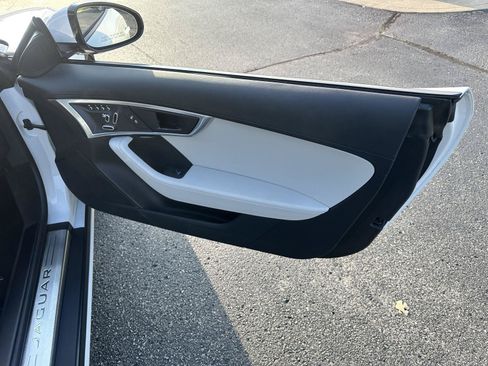Used 2018 Jaguar F-TYPE Convertible RWD image 8