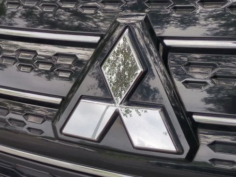 Used 2024 Mitsubishi Outlander SE FWD image 12