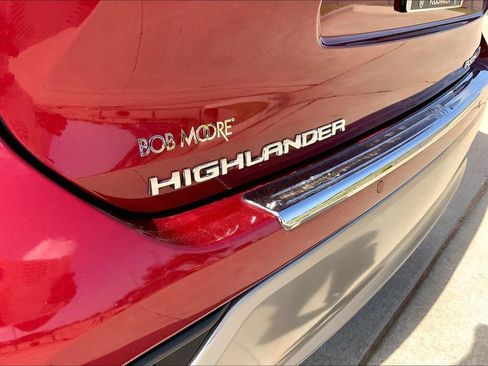Used 2022 Toyota Highlander Platinum AWD/4WD image 8