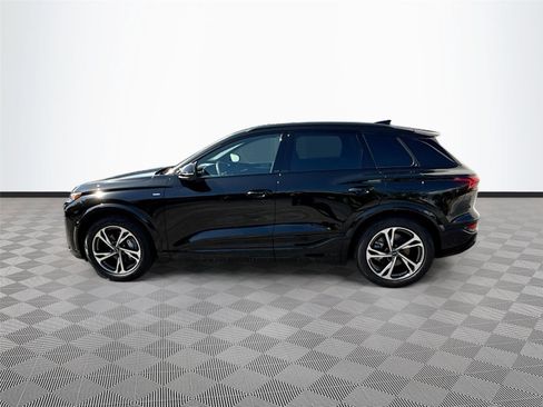 Certified 2027 Audi Q6 e-tron Premium Plus AWD/4WD image 4