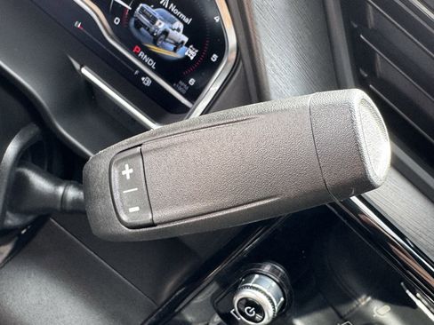 Used 2025 GMC Sierra 2500 AT4 image 21