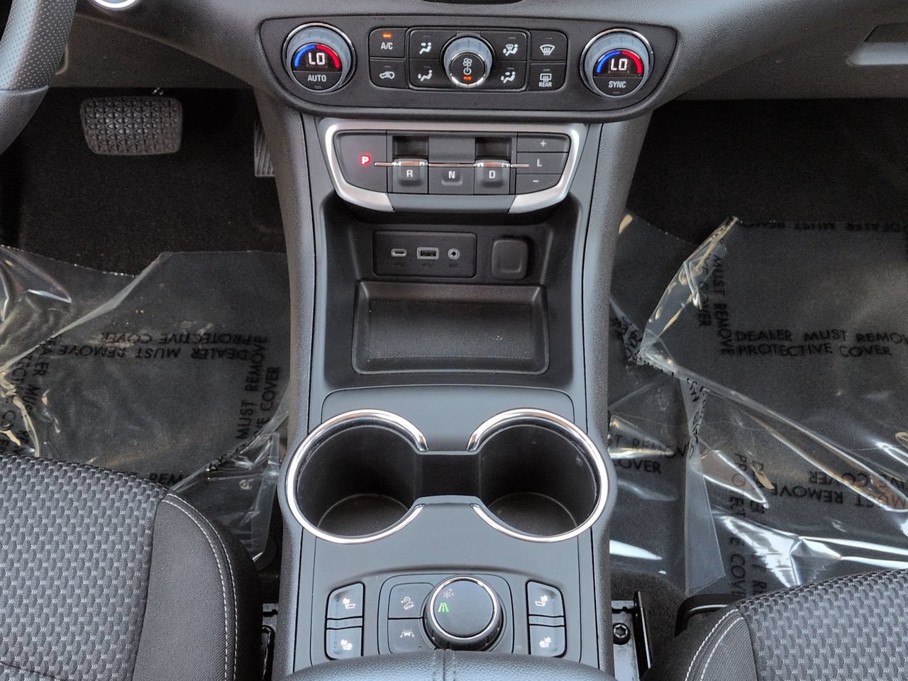 Used 2024 GMC Terrain SLE w/ Driver Convenience Package FWD image 19