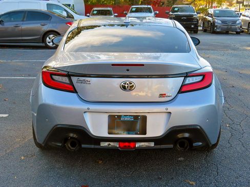 Used 2022 Toyota GR86 RWD image 8
