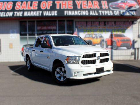 Used 2017 RAM 1500 Express RWD image 1