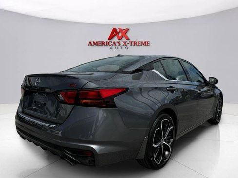 Used 2023 Nissan Altima 2.5 SR FWD image 6