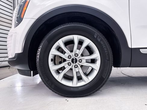 Used 2022 Kia Telluride LX FWD image 13