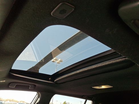 Used 2024 Toyota Corolla Cross SE w/ Moonroof Package image 15