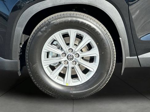 New 2026 Toyota Grand Highlander XLE FWD image 32