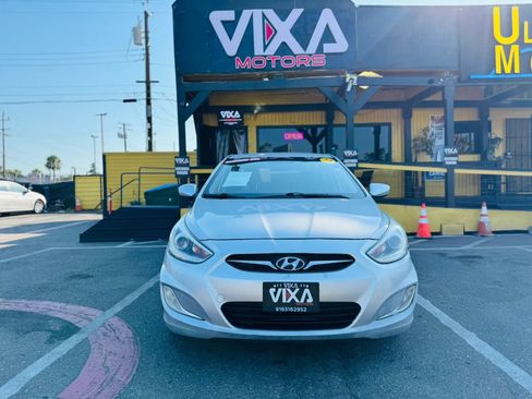 Used 2014 Hyundai Accent GLS w/ Option Group 2 FWD image 2