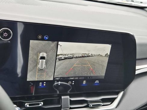 New 2026 Chevrolet Equinox LT w/ Safety and Technology Package FWD image 19