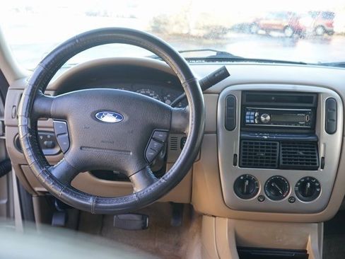Used 2004 Ford Explorer XLT image 15