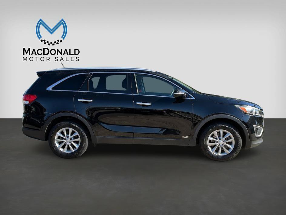 Used 2017 Kia Sorento AWD image 6