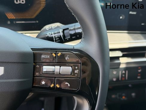 New 2026 Kia Sorento LX FWD image 13