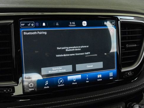 Used 2021 Chrysler Pacifica Touring-L w/ Uconnect Theater Family Group FWD image 32