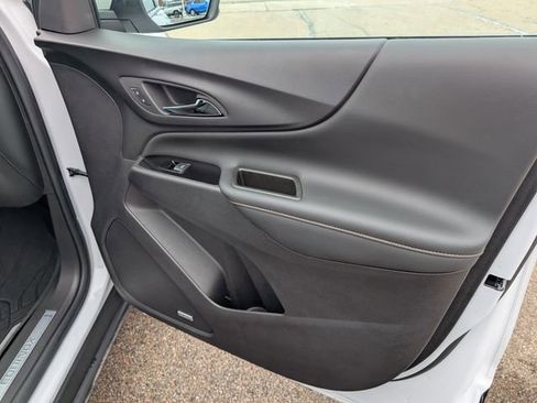 Used 2024 Chevrolet Equinox Premier image 5