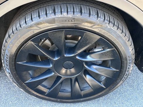 Used 2021 Tesla Model Y Long Range AWD/4WD image 15