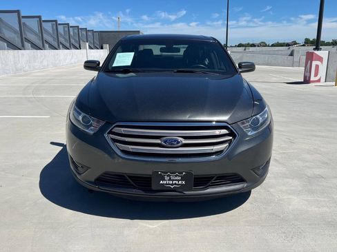 Used 2018 Ford Taurus SEL FWD image 4