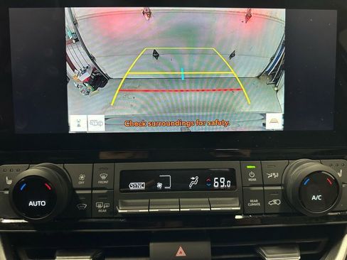 Used 2025 Toyota Grand Highlander AWD image 37