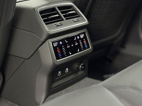 Certified 2024 Audi RS 6 performance AWD/4WD image 31