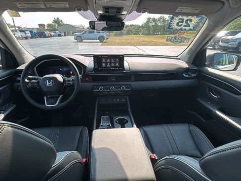Used 2025 Honda Pilot Elite image 30