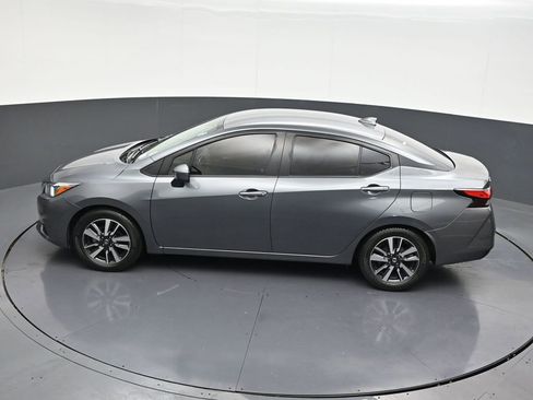 Used 2021 Nissan Versa SV FWD image 11