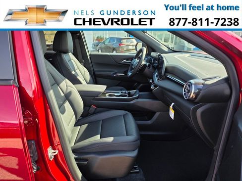 New 2026 Chevrolet Equinox LT w/ Convenience Package II AWD/4WD image 15