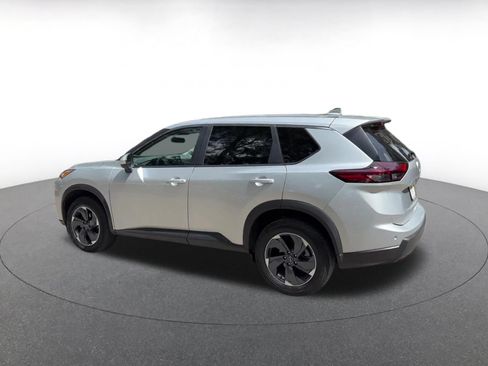 Used 2025 Nissan Rogue SV FWD image 8