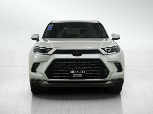 Used 2025 Toyota Grand Highlander AWD image 8