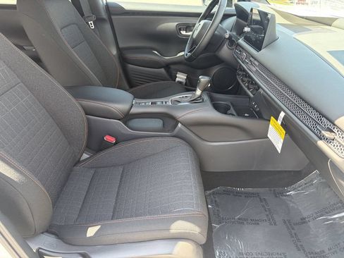 Used 2026 Honda HR-V Sport image 16