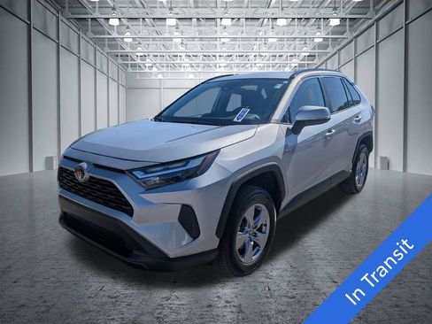 Used 2025 Toyota RAV4 XLE AWD/4WD image 1