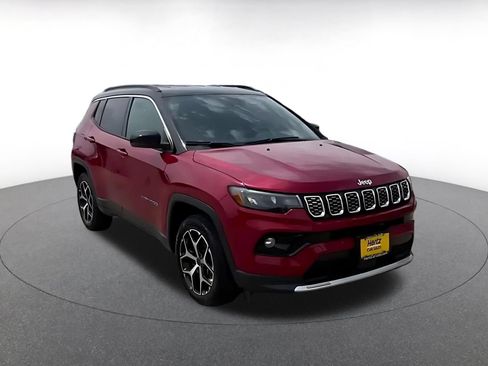 Used 2025 Jeep Compass Limited AWD/4WD image 3