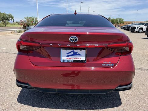 Used 2019 Toyota Avalon XLE w/ Carpet Mat Package FWD image 4