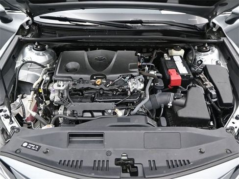 Used 2021 Toyota Camry LE image 20