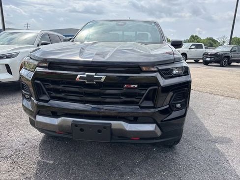 Used 2023 Chevrolet Colorado Z71 w/ Z71 Convenience Package 2 AWD/4WD image 4