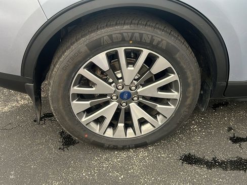 Used 2022 Ford Escape Titanium w/ Class II Trailer Tow Package image 10