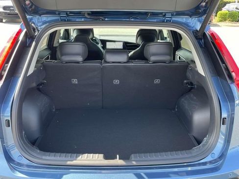 Certified 2025 Kia Niro SX Touring image 18