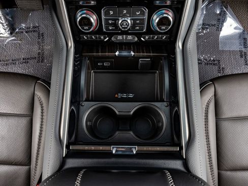 Used 2023 GMC Yukon Denali image 28