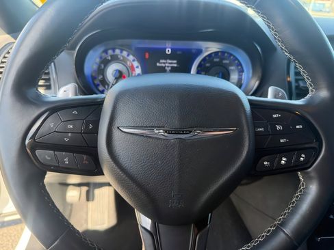Used 2022 Chrysler 300 S w/ Safetytec Plus Group image 27