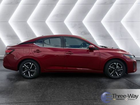 Used 2024 Nissan Sentra SV FWD image 6