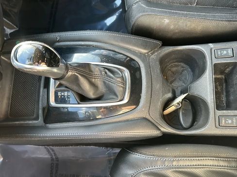 Used 2017 Nissan Rogue Sport SL FWD image 33