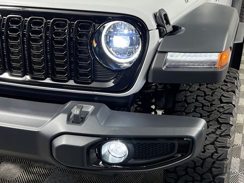 Used 2026 Jeep Wrangler Unlimited Sport AWD/4WD image 12