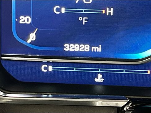 Used 2022 Chevrolet Silverado 1500 LT image 12