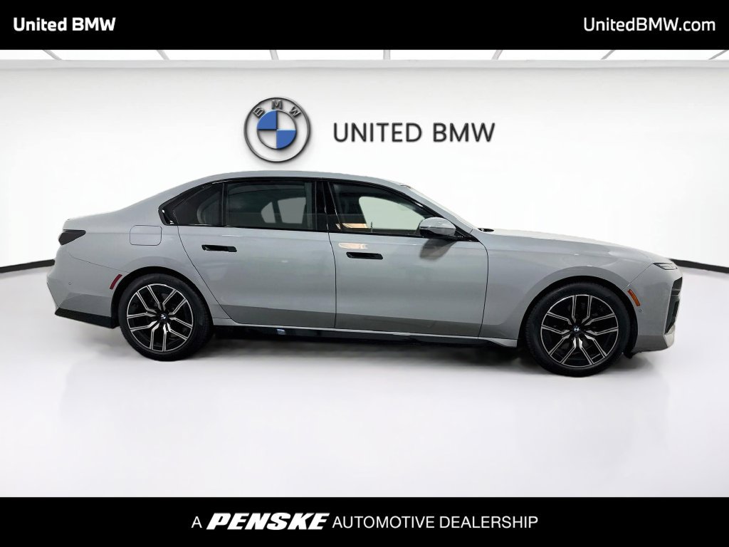 Certified 2026 BMW 740i RWD image 4