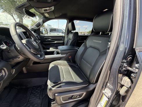 Used 2025 RAM 1500 Laramie w/ Sport Appearance Package AWD/4WD image 28