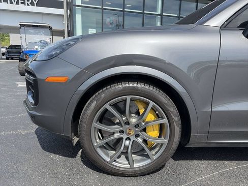 Used 2021 Porsche Cayenne Turbo S AWD/4WD image 16