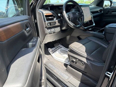 Used 2025 GMC Yukon Denali AWD/4WD image 25