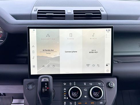 New 2026 Land Rover Defender 110 Trophy Edition AWD/4WD image 28