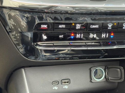 New 2026 Buick Encore GX Avenir w/ Avenir Technology Package image 18