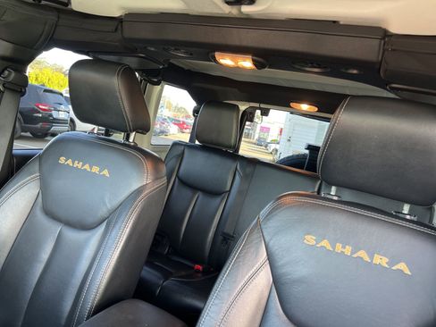 Used 2015 Jeep Wrangler Unlimited Sahara w/ Connectivity Group image 16